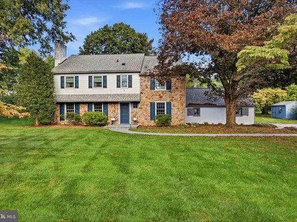5 Stonehenge Ln, Malvern, PA 19355
