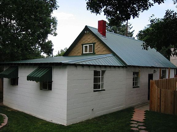 Garage/Carriage House