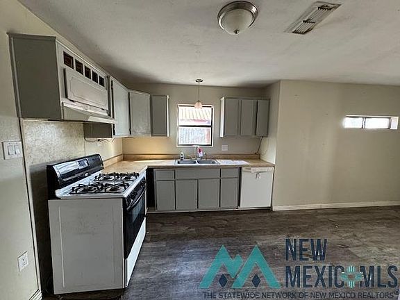 2nd image of 1013 S Avenue A