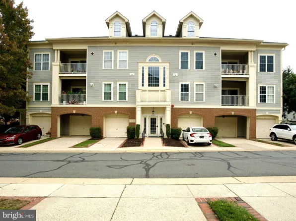 11315 Westbrook Mill Ln Unit 303, Fairfax, VA 22030