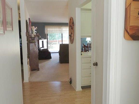 4th image of 4855 Meadowview Ct #72