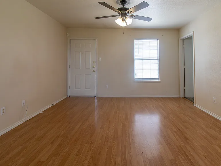 5710C Greengate Dr — Photo 7