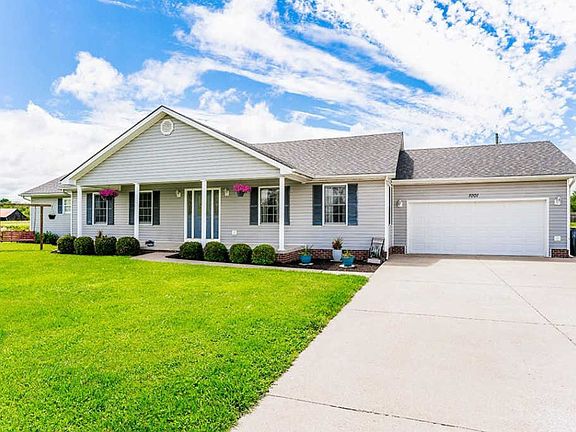 3rd image of 1001 Ashley Ct