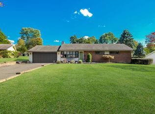 161 Valley Rd, Warminster, PA 18974