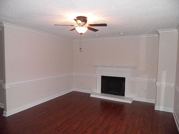 5th image of 402 Gold Leaf Dr