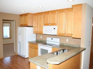 16648 Saddle Horn Ct, Eden Prairie, MN 55347