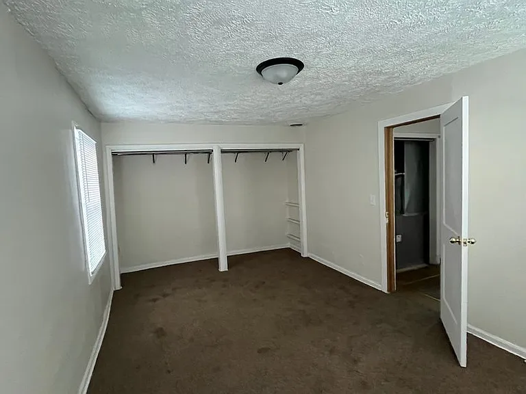 327 Pennsylvania Ave — Photo 12