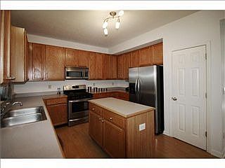 4th image of 10504 Alderwood Ct