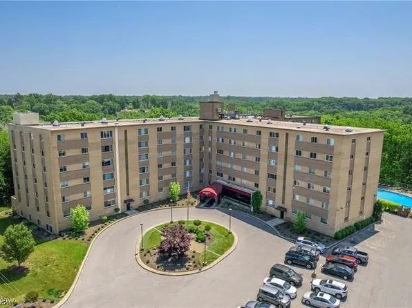 18501 Hilliard Blvd APT 111, Rocky River, OH 44116