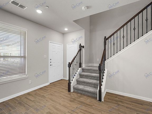 3rd image of 2904 Mare Dr Building 27
