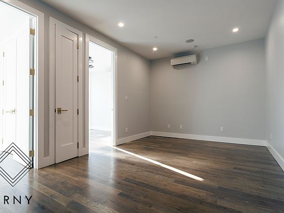 5th image of 543 Marcy Ave #2R