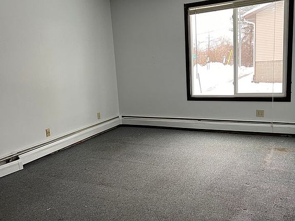 4th image of 1094 Waterloo Ave APT 1