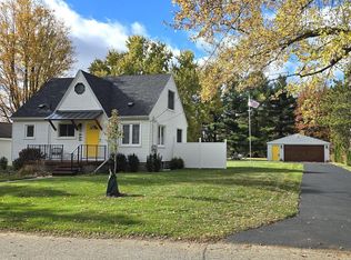 1684 Petrolia, West Bloomfield, MI 48324