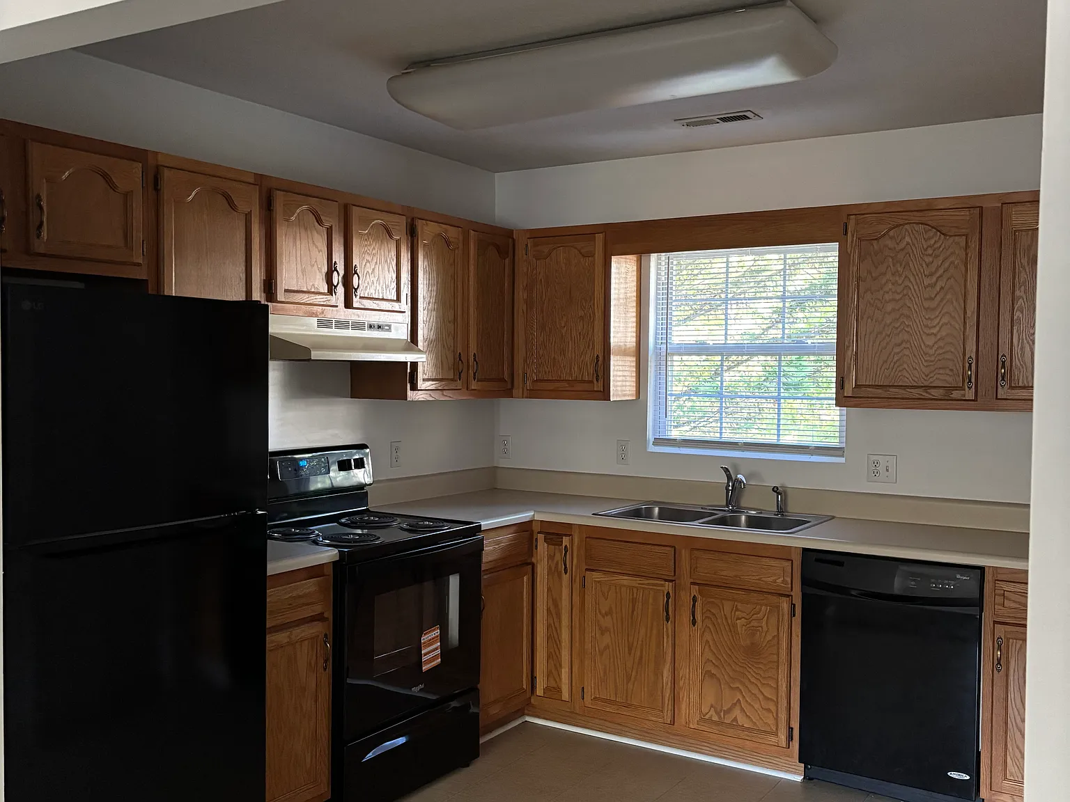 2 bed, 895 sqft, $1,250 — Photo 1
