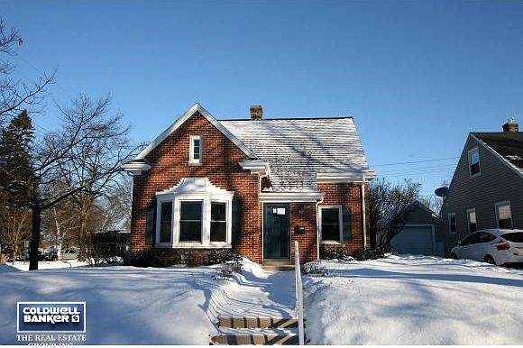 Welcome to 2240 La Follette Av