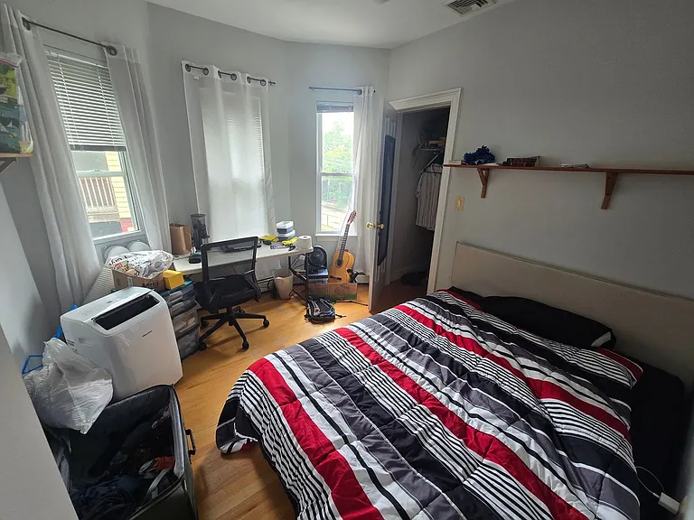 18 Raymond St #2 — Photo 4