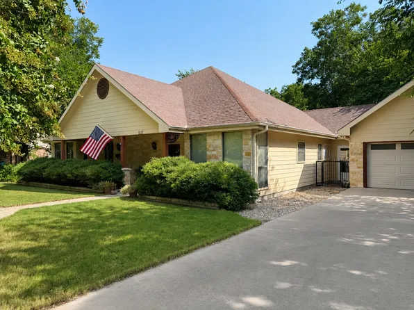 527 W Roberts St, Gorman, TX 76454