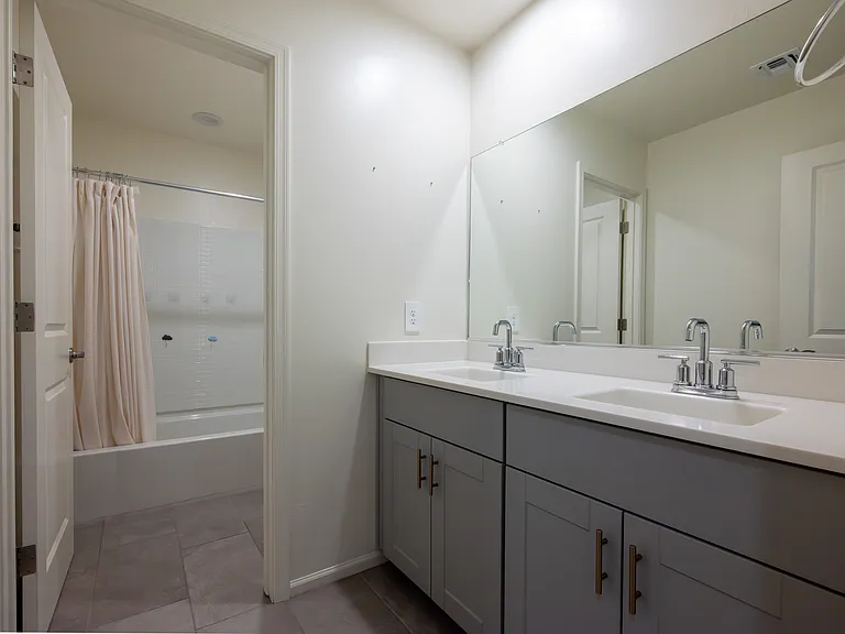 10410 W Robertson St — Photo 22