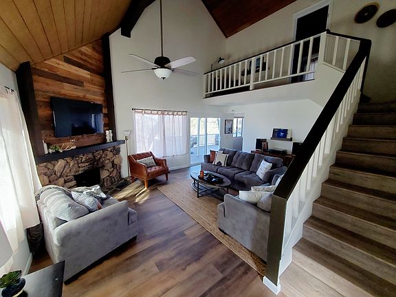 2nd image of 1459 Golden Rule Ln
