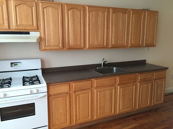 2nd image of 171 E 116th St APT 4