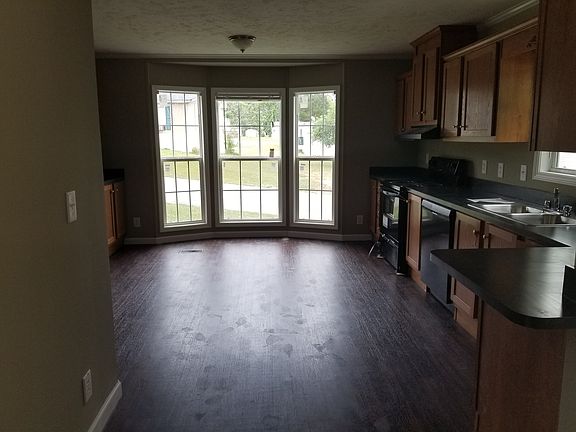 2nd image of 275 West Ln
