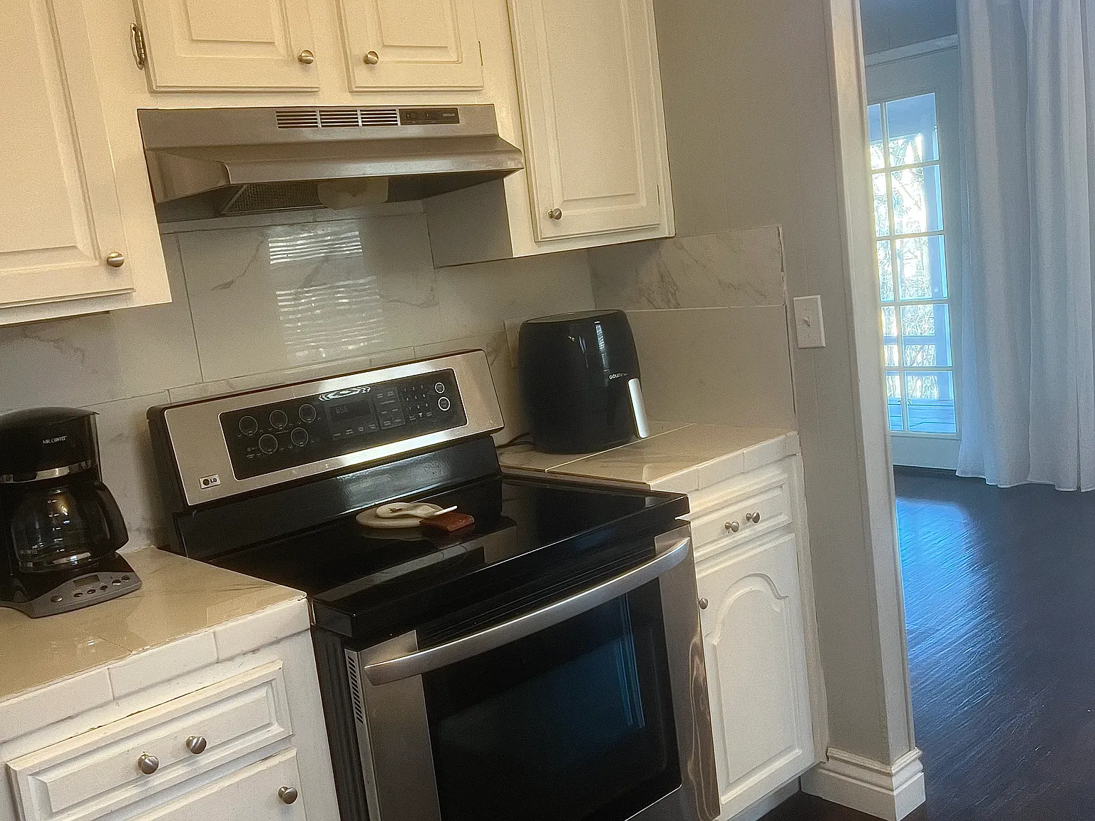 2 bed, 1.5 bath, 1040 sqft, $1,595 — Photo 3