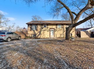 124 S Pinecrest Rd, Bolingbrook, IL 60440