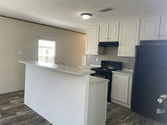 2nd image of 1979 Skidmore Ave #143
