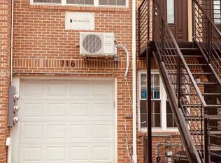 716 E 221st St #3, Bronx, NY 10467