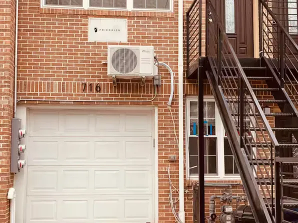 712 E 221st St #3, Bronx, NY 10467