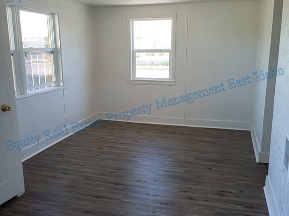 3rd image of 1020 S Broadway St #11