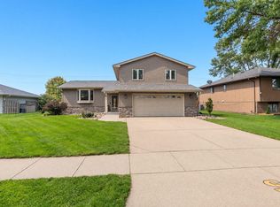 139 Golden Dr, Sergeant Bluff, IA 51054