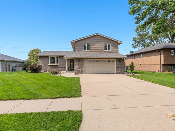 139 Golden Dr, Sergeant Bluff, IA 51054