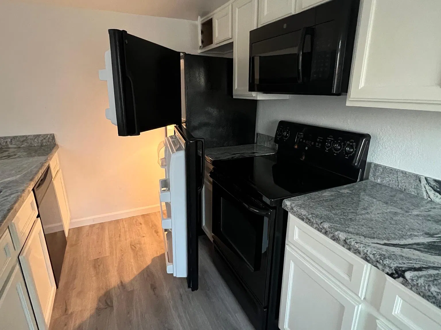 8119 N 33rd Dr — Photo 2