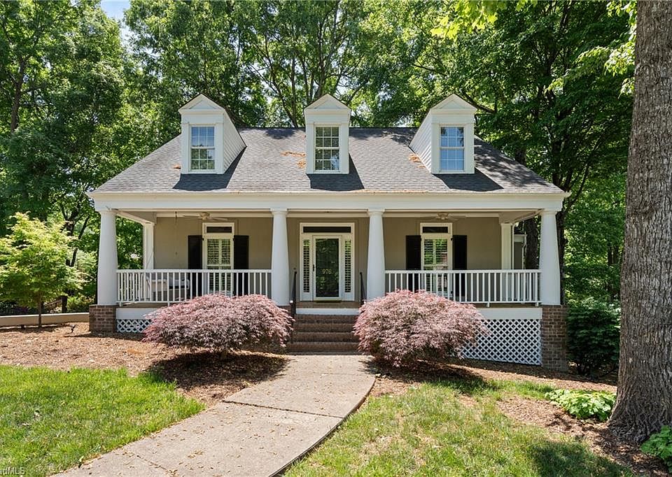 1st image of 976 Ridge Gate Dr