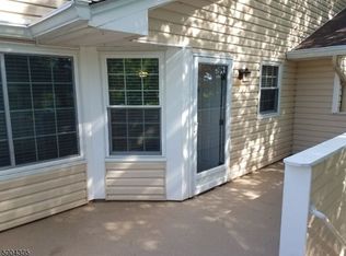 25 Crossfield Ct, Bedminster, NJ 07921