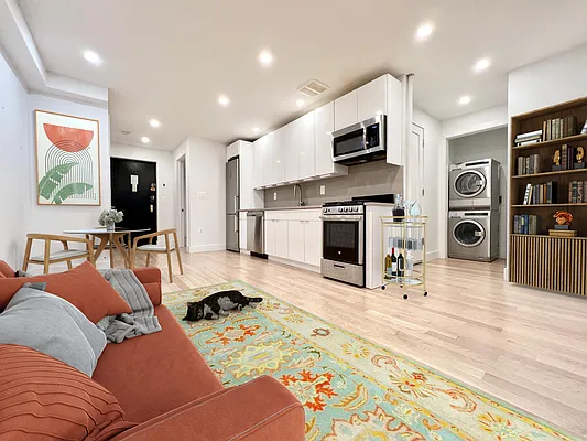 Rented by Pear NYC LLC | media 1