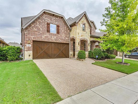 3rd image of 2842 Earl Dr