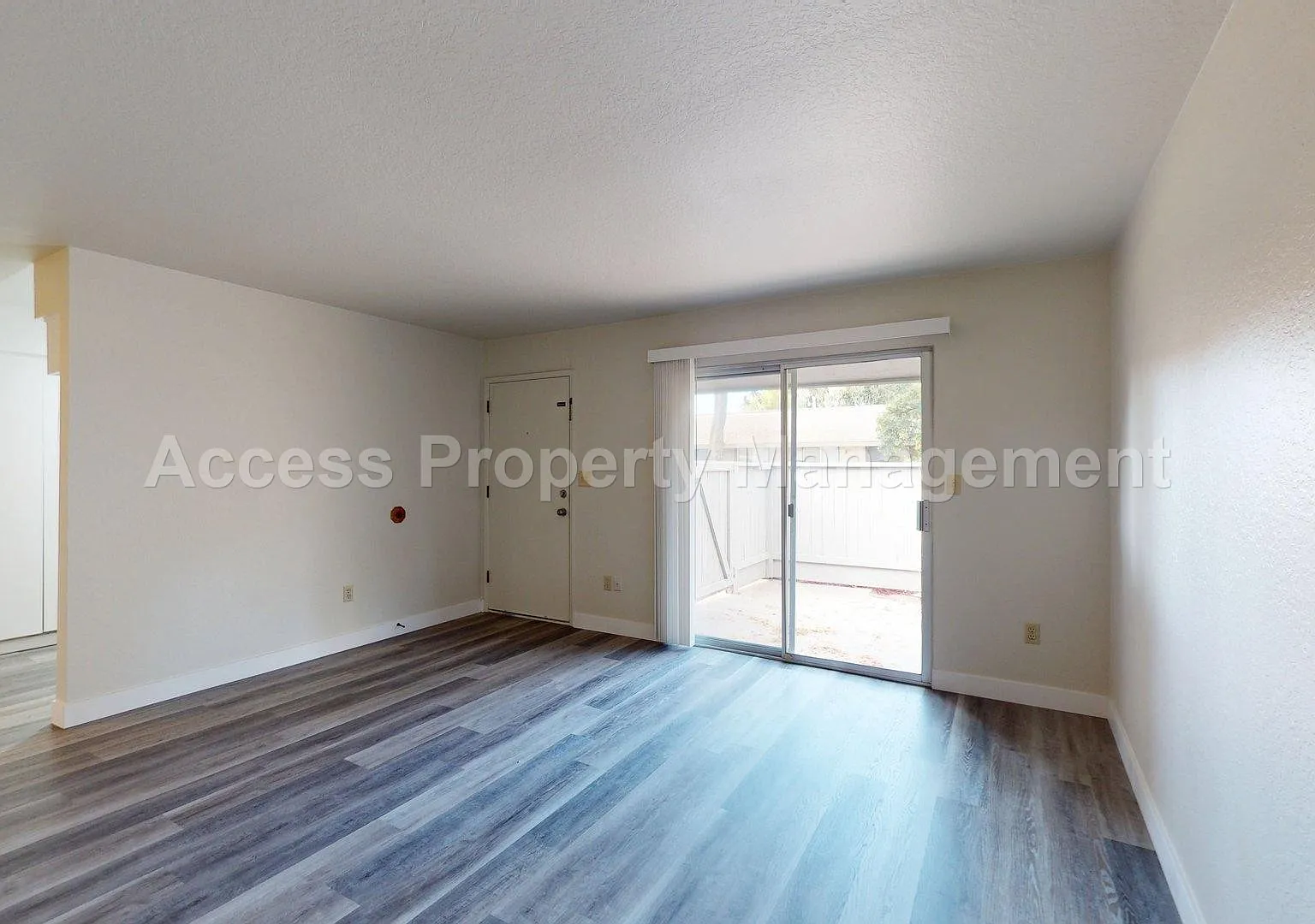 2 bed, 950 sqft, $1,575 — Photo 3