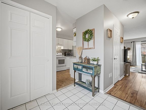 3rd image of 59 Fry Cres