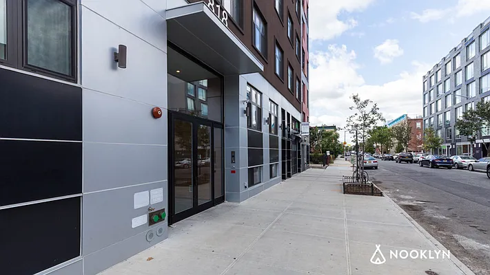 Rented by Nooklyn NYC LLC | media 18