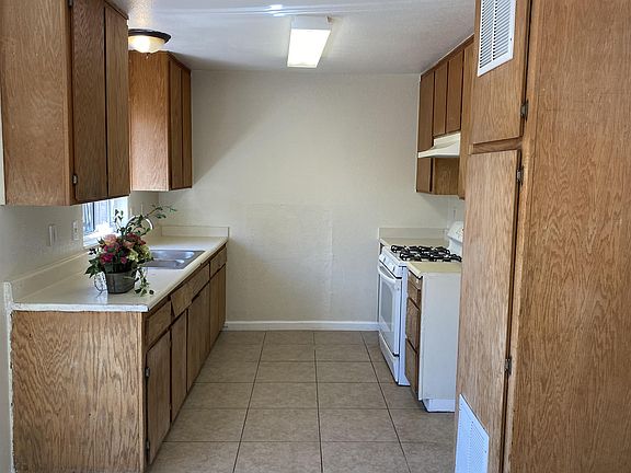 2nd image of 1101 Roselawn Ave #B