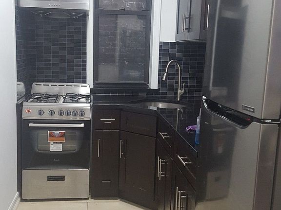 3rd image of 11 Mott St APT 6