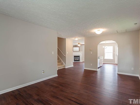 4th image of 502 Clearfield Dr