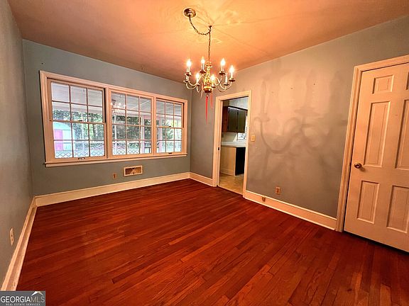 3rd image of 606 Brookwood Dr