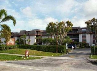 661 NE 195th St APT 111, Miami, FL 33179
