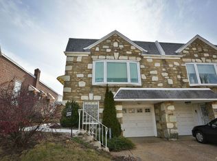 2522 Vista St, Philadelphia, PA 19152