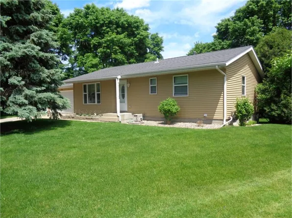 213 Meadow Ln, New Prague, MN 56071