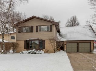 4579 Gettysburg Dr, Rolling Meadows, IL 60008