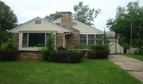 2nd image of 106 Lumbard St